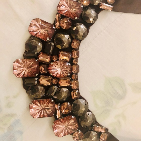 Beautiful Bib Statement Necklace - NWOT - Picture 2 of 2